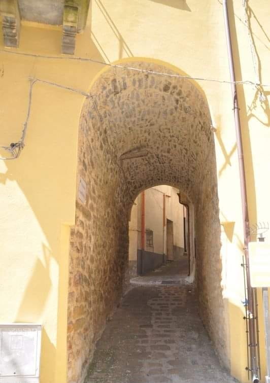 Arco vicolo Campanelli