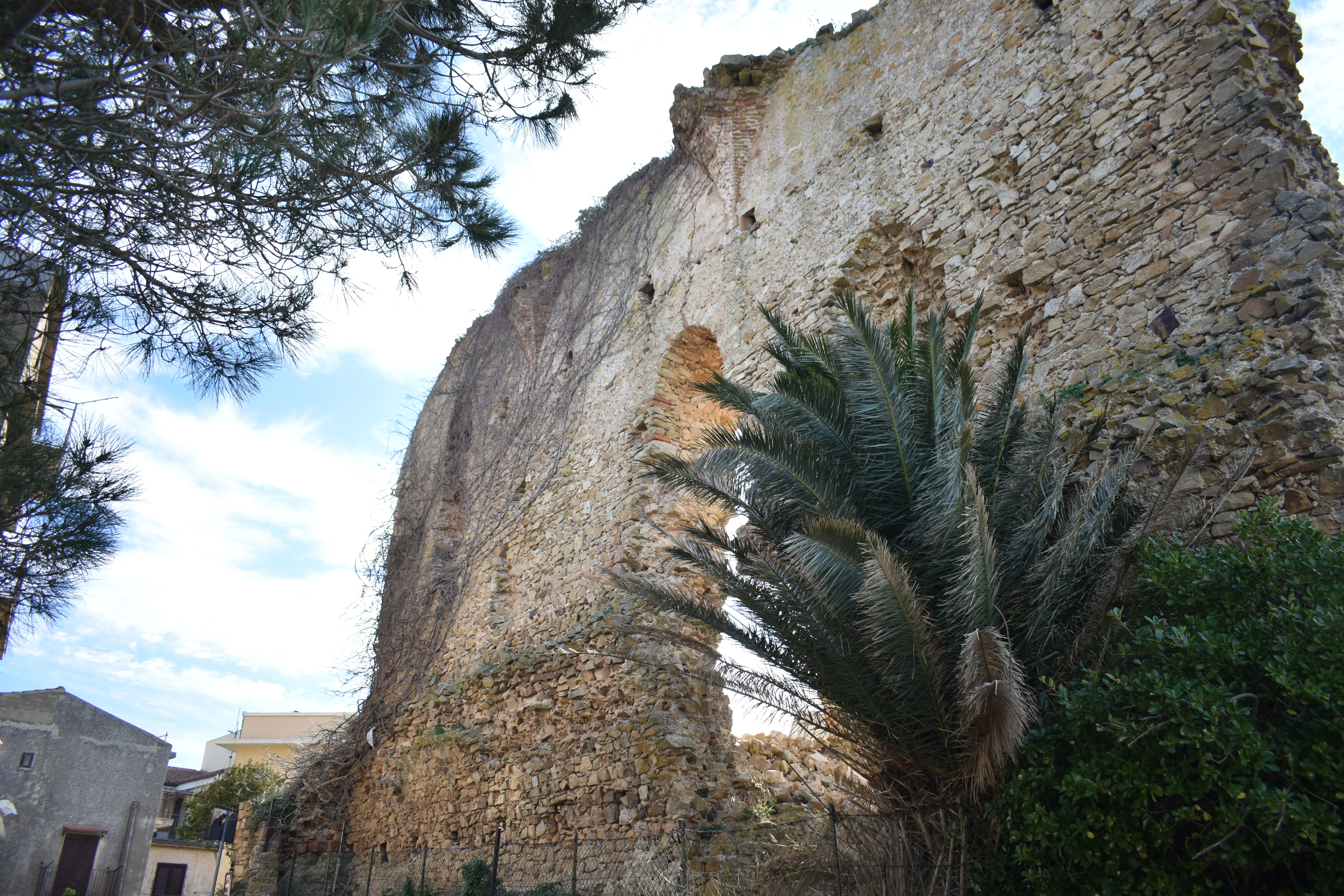 Ruderi del castello di Tusa